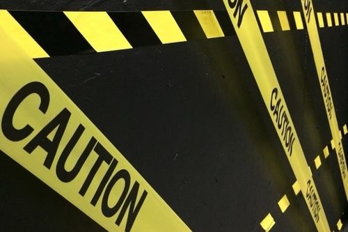 최신 회사 솔루션 정보 노란색과 검은색 반사 테이프 신청